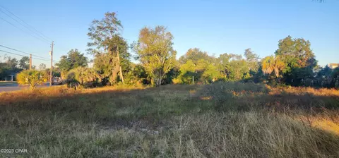 2010 W 11th St, Panama City, FL 32401