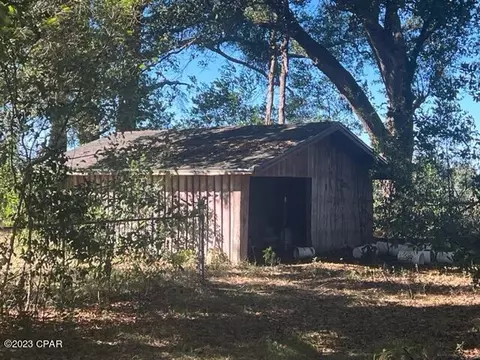 5114 6th Ave, Malone, FL 32445