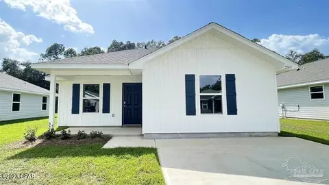 2553 Sutton Place Dr, Cantonment, FL 32533