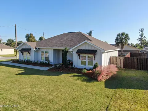 403 W 11th St, Lynn Haven, FL 32444