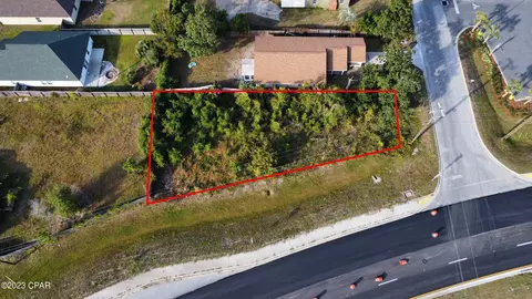 506 W 14th St, Lynn Haven, FL 32444