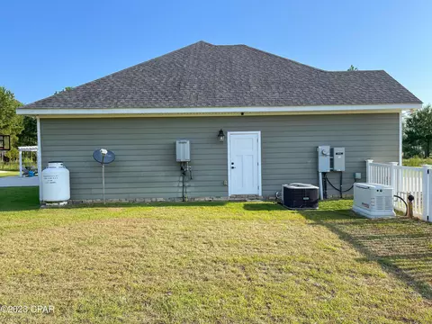 558 Lakepointe Dr, Chipley, FL 32428 photo 6