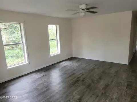 578 Main St, Chipley, FL 32428 photo 2