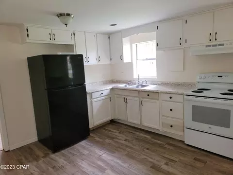 578 Main St, Chipley, FL 32428 photo 3