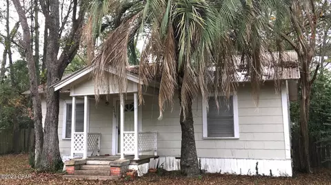 5328 Forest Dr, Graceville, FL 32440