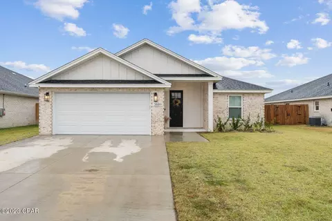 3889 Heartwood St, Panama City, FL 32404