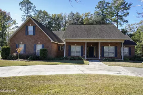 5365 Cherry St, Graceville, FL 32440