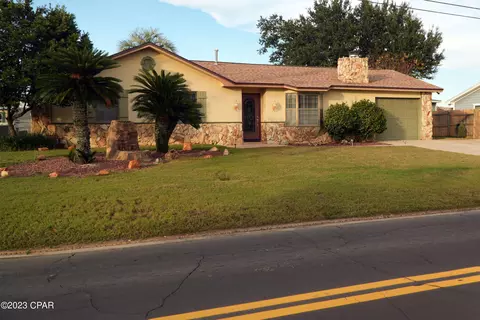 914 Venetian Way, Panama City, FL 32405