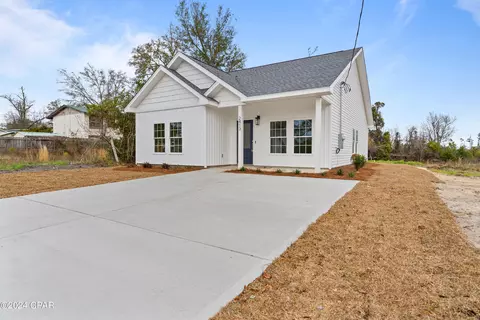 2413 E 6th St, Panama City, FL 32404