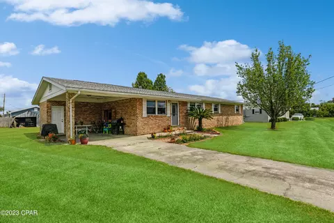 211 Carolina Ave, Lynn Haven, FL 32444