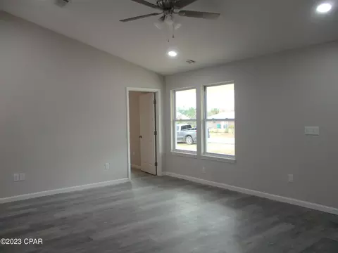 4064 Yorkshire Dr, Chipley, FL 32428 photo 6