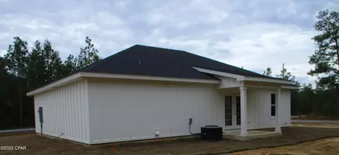 4064 Yorkshire Dr, Chipley, FL 32428 photo 2
