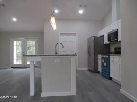4064 Yorkshire Dr, Chipley, FL 32428 photo 4