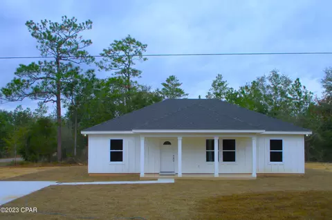 4064 Yorkshire Dr, Chipley, FL 32428