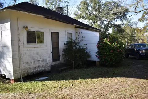 2895 Church St, Vernon, FL 32462