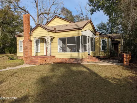 659 2nd St, Chipley, FL 32428 photo 3