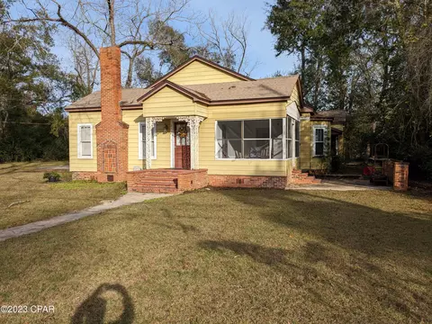659 2nd St, Chipley, FL 32428 photo 2