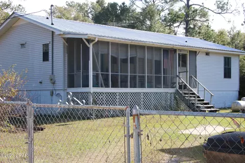 4483 Monroe St, Caryville, FL 32427