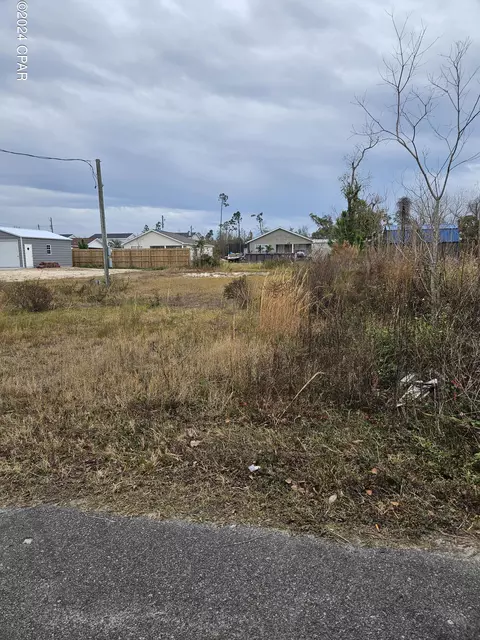 2516 N Cedar Ln, Panama City, FL 32405