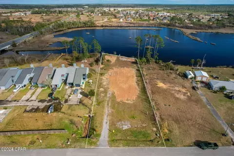 296 Sukoshi Dr, Panama City, FL 32404