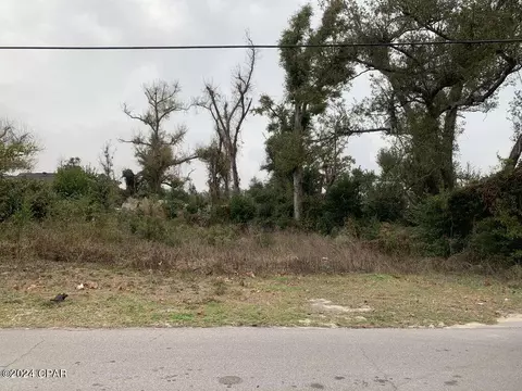 3753 E 4th St, Panama City, FL 32401