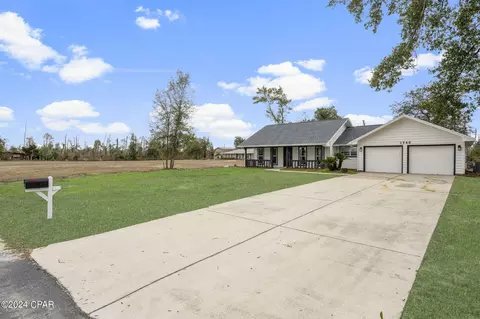 1740 E 9th St, Lynn Haven, FL 32444
