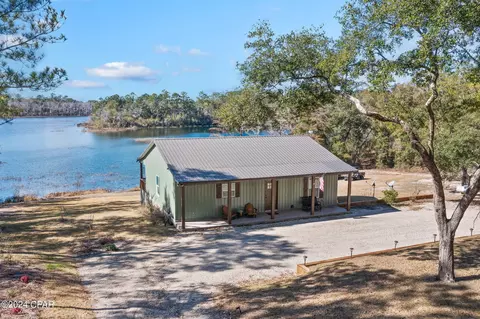 3858 Bent Oaks Rd, Chipley, FL 32428