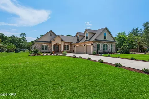 2744 Pga Blvd, Navarre, FL 32566