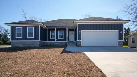 901 W 3rd St W St, Lynn Haven, FL 32444