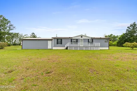 4080 Christeen Dr, Caryville, FL 32427