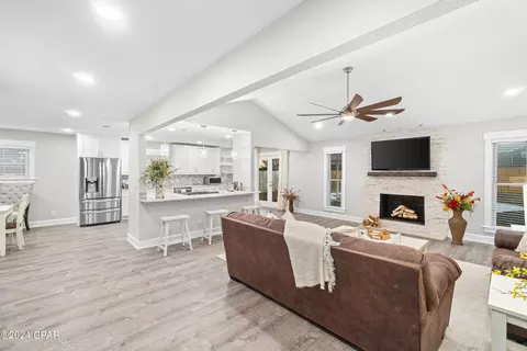 902 Rosemont Dr, Panama City, FL 32405
