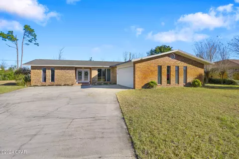 316 Floyd Dr, Lynn Haven, FL 32444