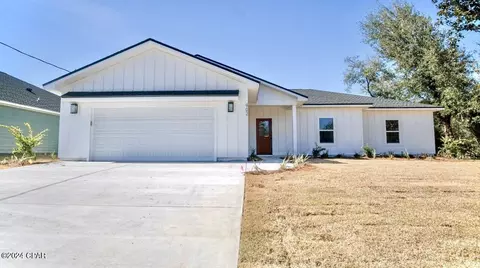 902 Louisiana Ave, Lynn Haven, FL 32444