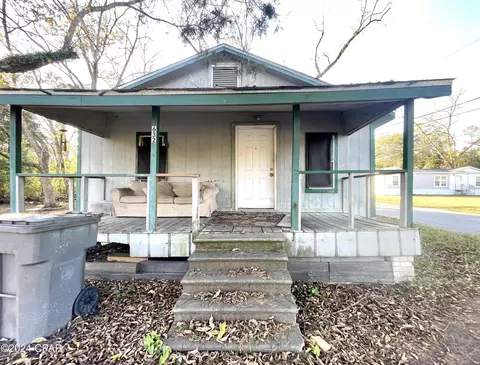 632 Bennett Dr, Chipley, FL 32428
