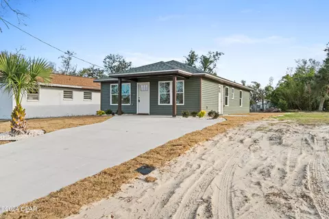 904 E 10th Ct, Panama City, FL 32401