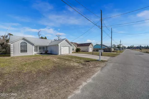 727 N 11th St, Panama City, FL 32404