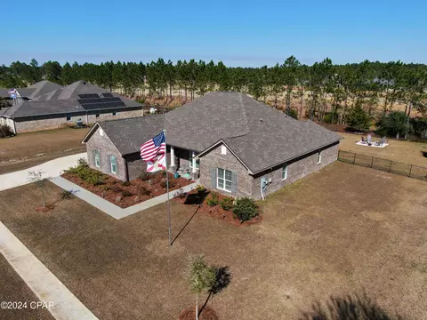 380 Fairway Xing, Freeport, FL 32439