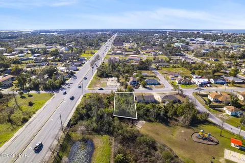 627 E 13th St, Panama City, FL 32401