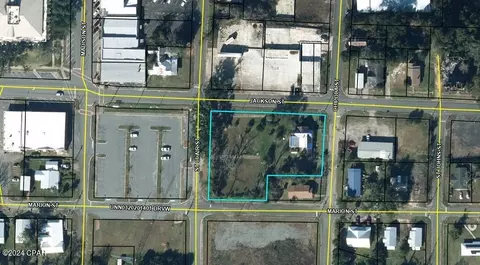 4463 Jackson St, Marianna, FL 32448