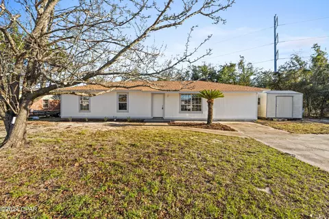 3945 Peters Dr, Panama City, FL 32405