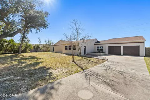511 Northshore Cir, Lynn Haven, FL 32444