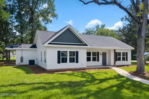 1313 Forrest Ave, Chipley, FL 32428 photo 2