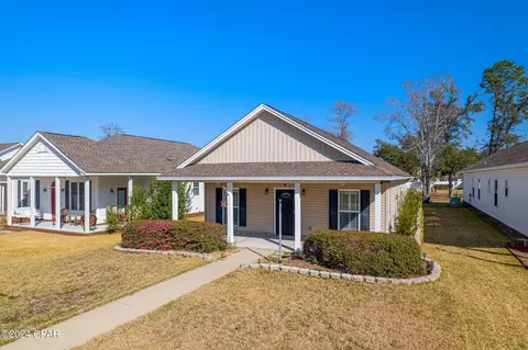 4020 Riverside Dr, Panama City, FL 32404