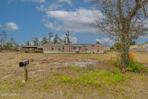 5318 Lake Dr, Panama City, FL 32404