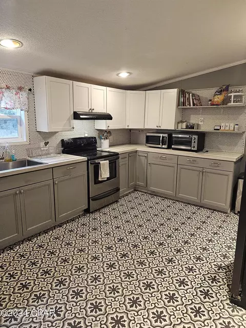3333 Eagle Ct, Chipley, FL 32428