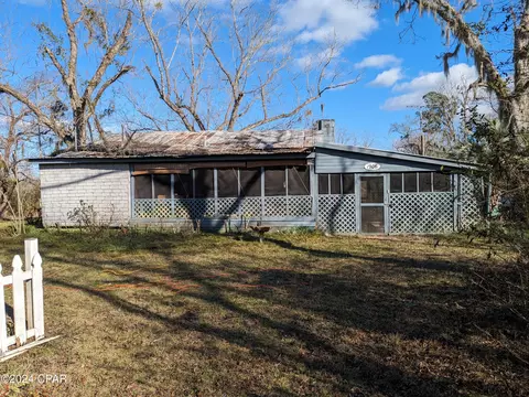 1906 Bonnies Ln, Cottondale, FL 32431