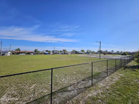 4101 W 21st St, Panama City, FL 32405