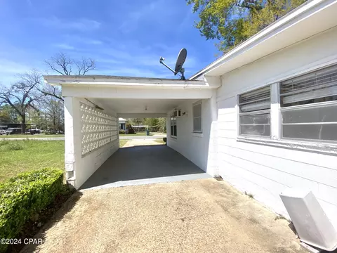 408 S Depot St, Bonifay, FL 32425