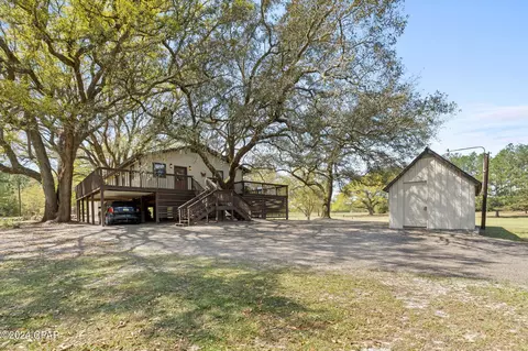 3875 River Rd, Vernon, FL 32462