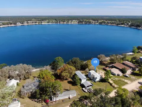 4253 Crystal Lake Dr, Chipley, FL 32428